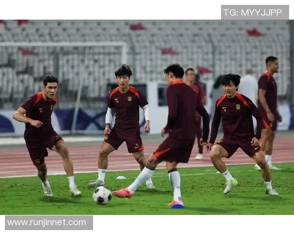 足球明星是否已抵达厦门参与精彩比赛活动引发球迷热议