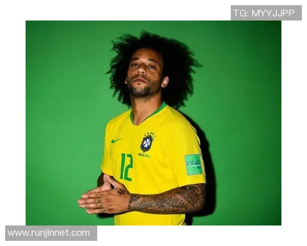 巴西足球明星蓬蓬头的传奇故事与风采展示